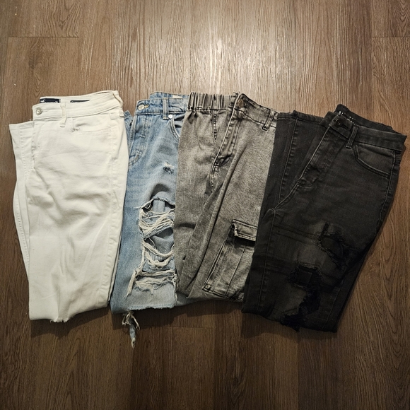 Bundle of Denim Jeans and Shorts + T-Shirt - Picture 7 of 9